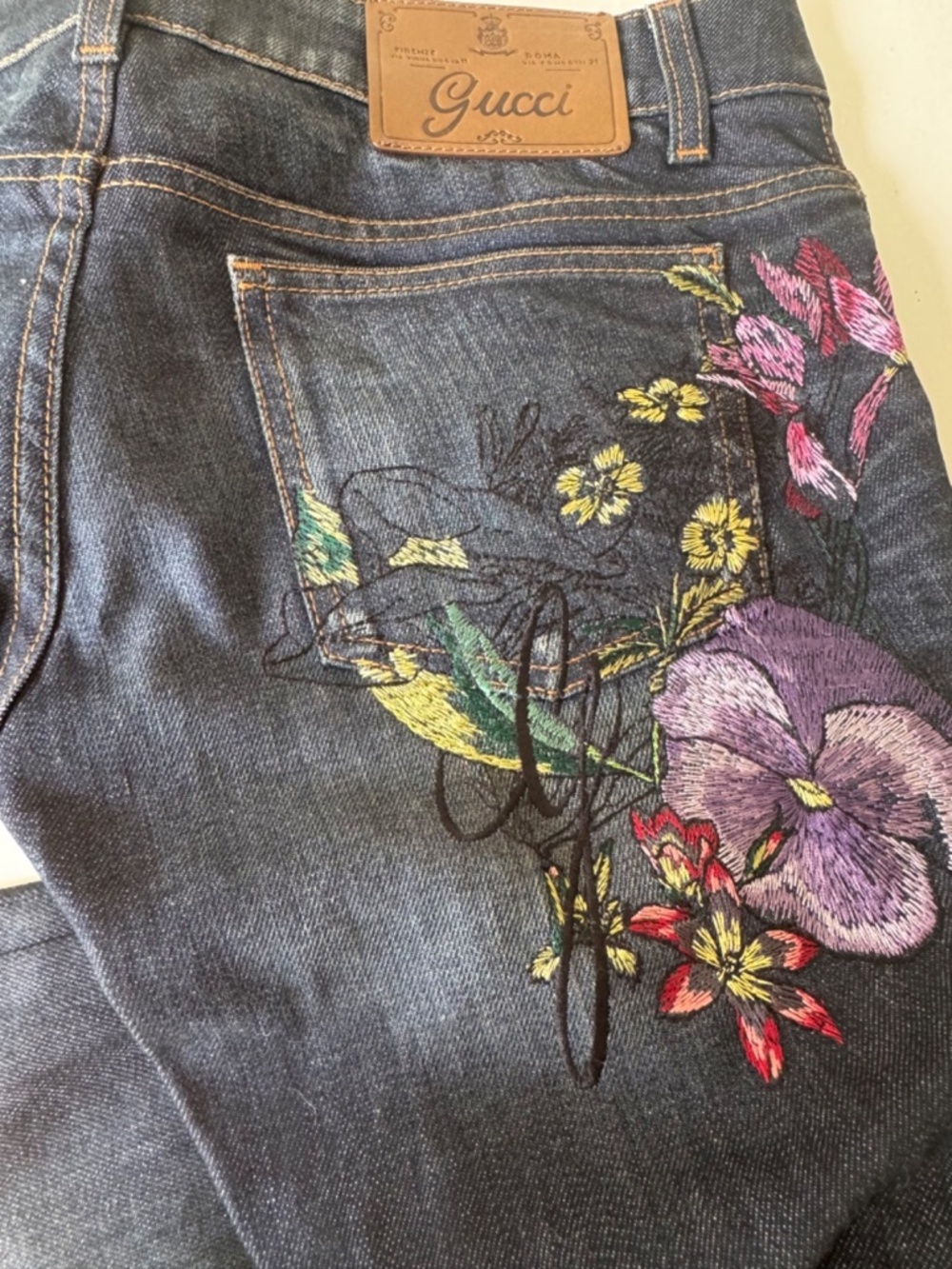 Gucci Women's Embroidered Jeans IT 40 US 4 NWT Bootcut Denim Floral Pocket